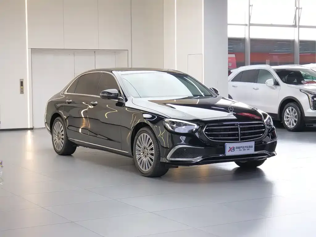 Mercedes-Benz E-Class — фото 2