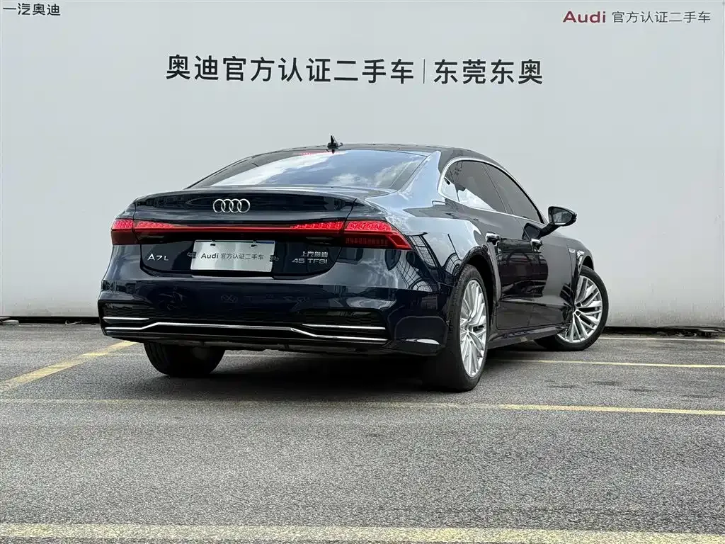 Audi A7L — фото 9