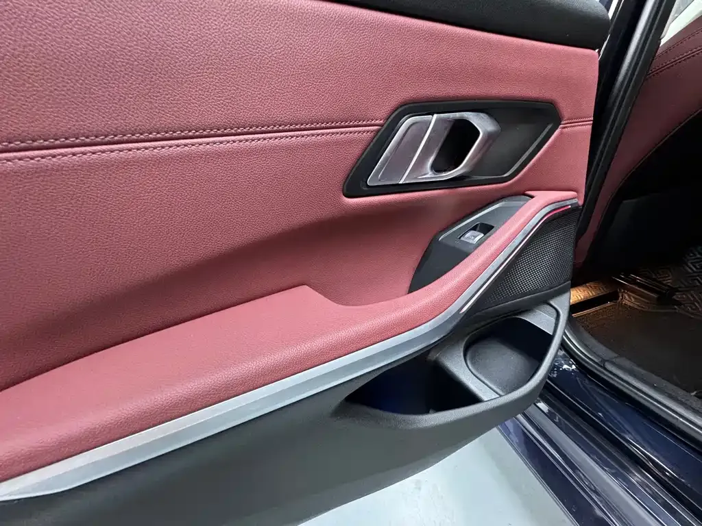 BMW 3 Series 2021 из CN, фото 7