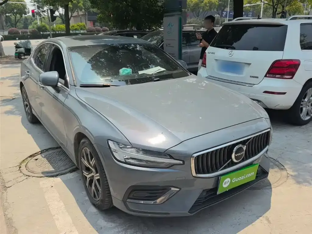 Volvo S60 2023 из CN, фото 7