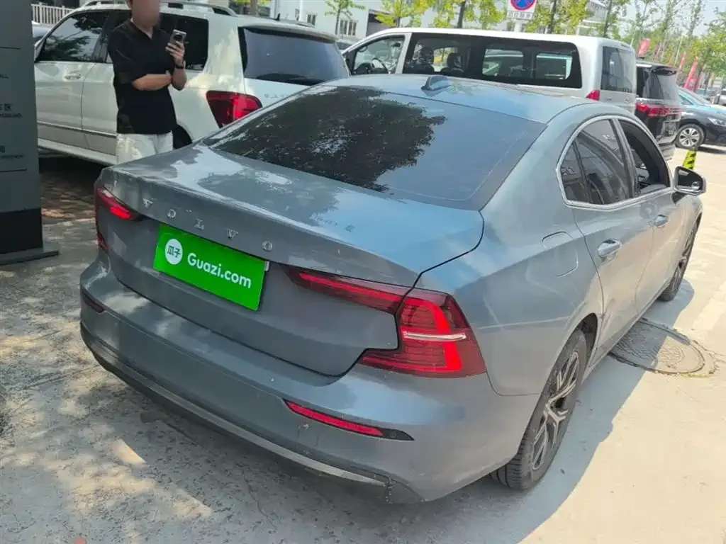 Volvo S60 2023 из CN, фото 8