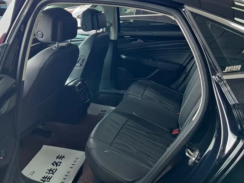 Volkswagen Passat — фото 4