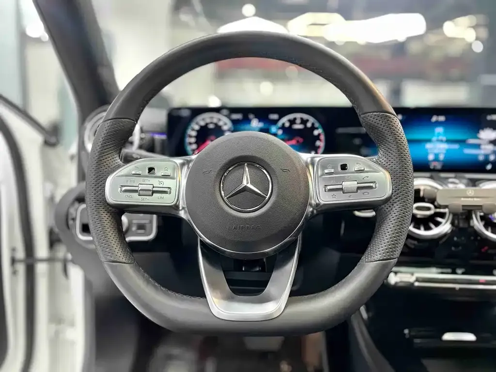 Mercedes-Benz A-Class — фото 2