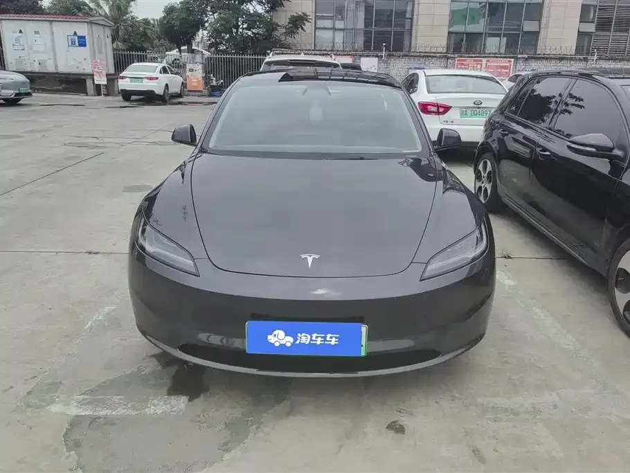 Tesla Model 3 — фото 10