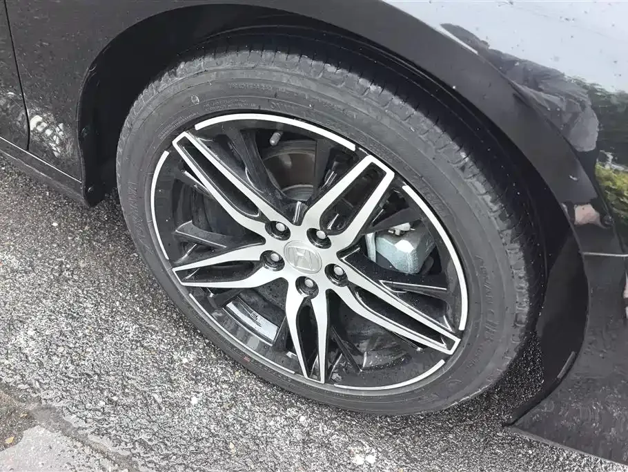 Honda Accord — фото 10