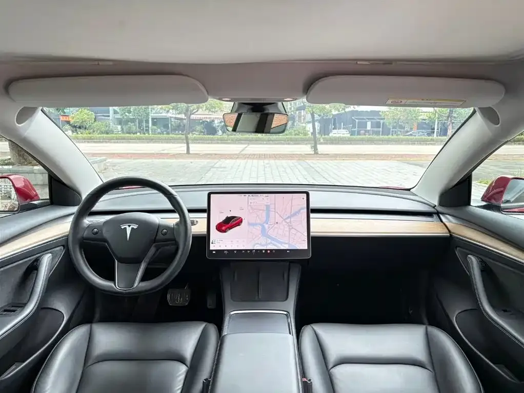 Tesla Model 3 — фото 2