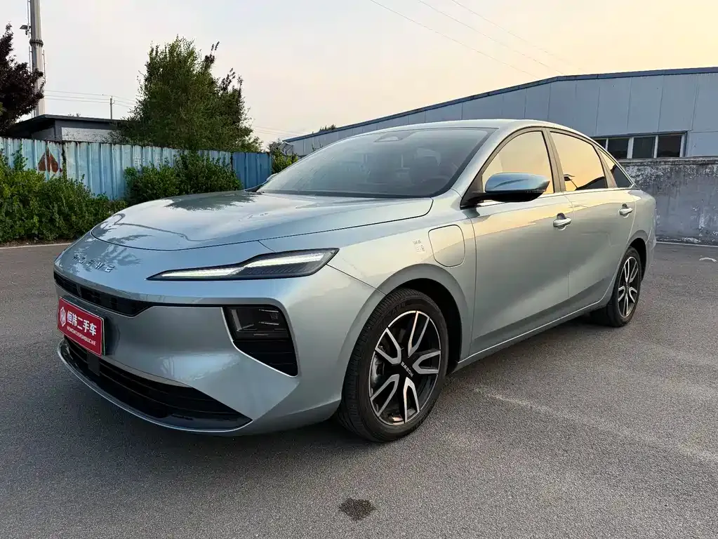 Roewe D6