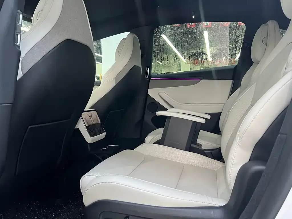 Tesla Model Y L 2025 из CN, фото 9