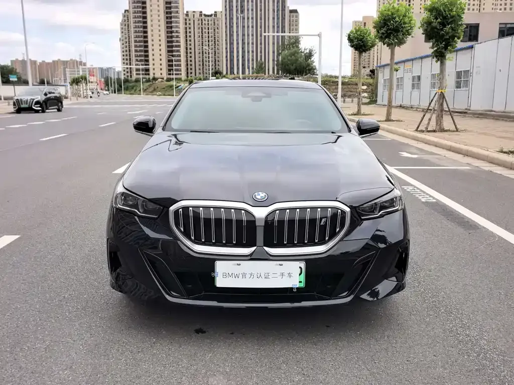 BMW i5