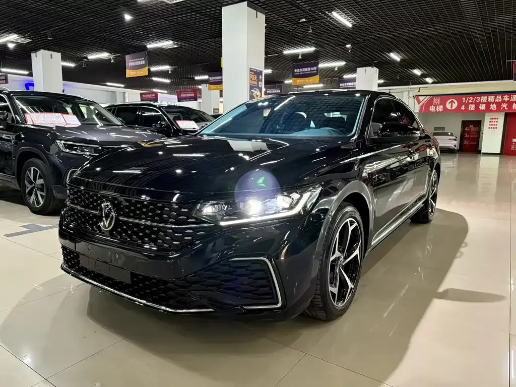 Volkswagen Passat — фото 1