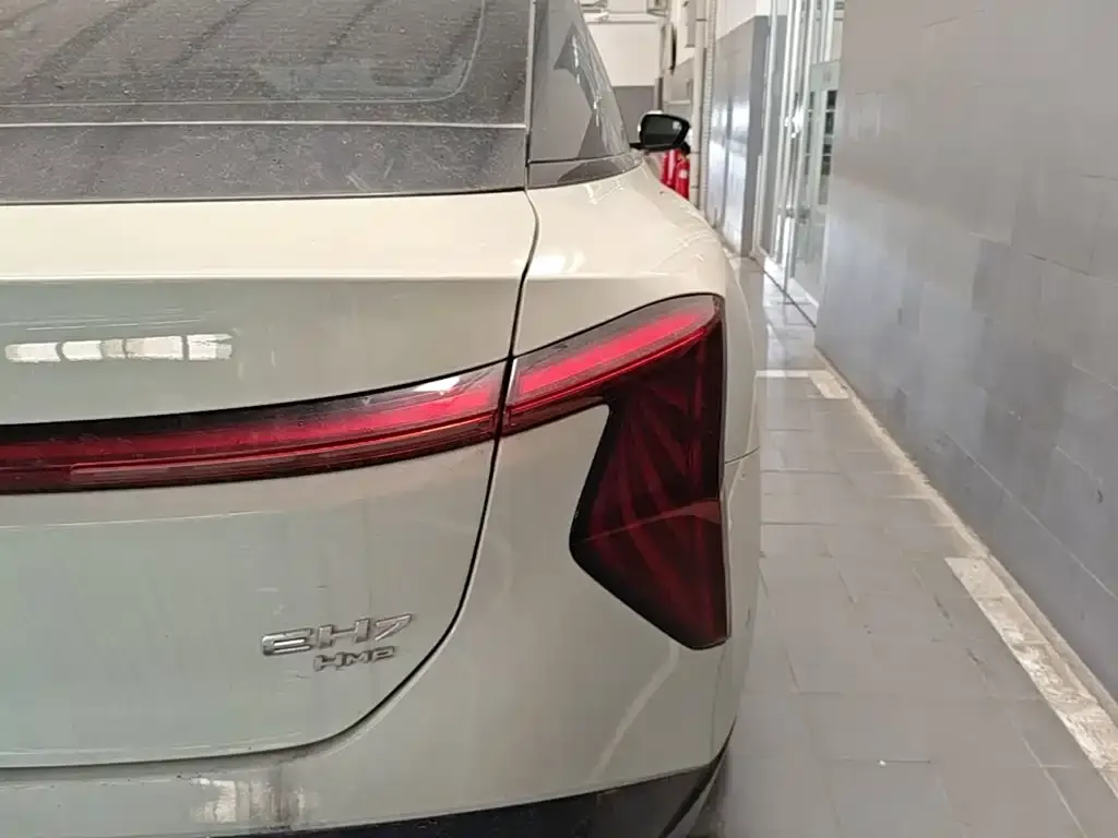 Hongqi EH7 2024 из CN, фото 2