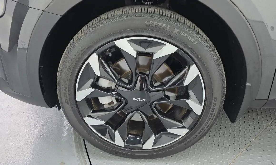 Kia Sorento — фото 8
