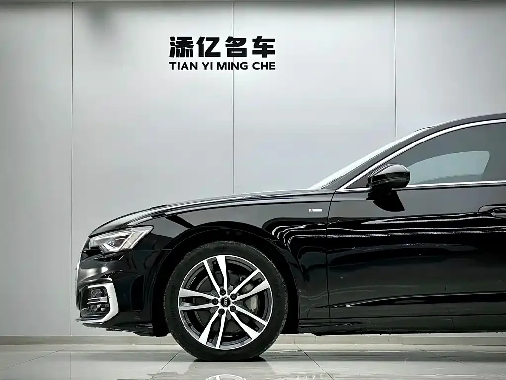 Audi A6L — фото 5