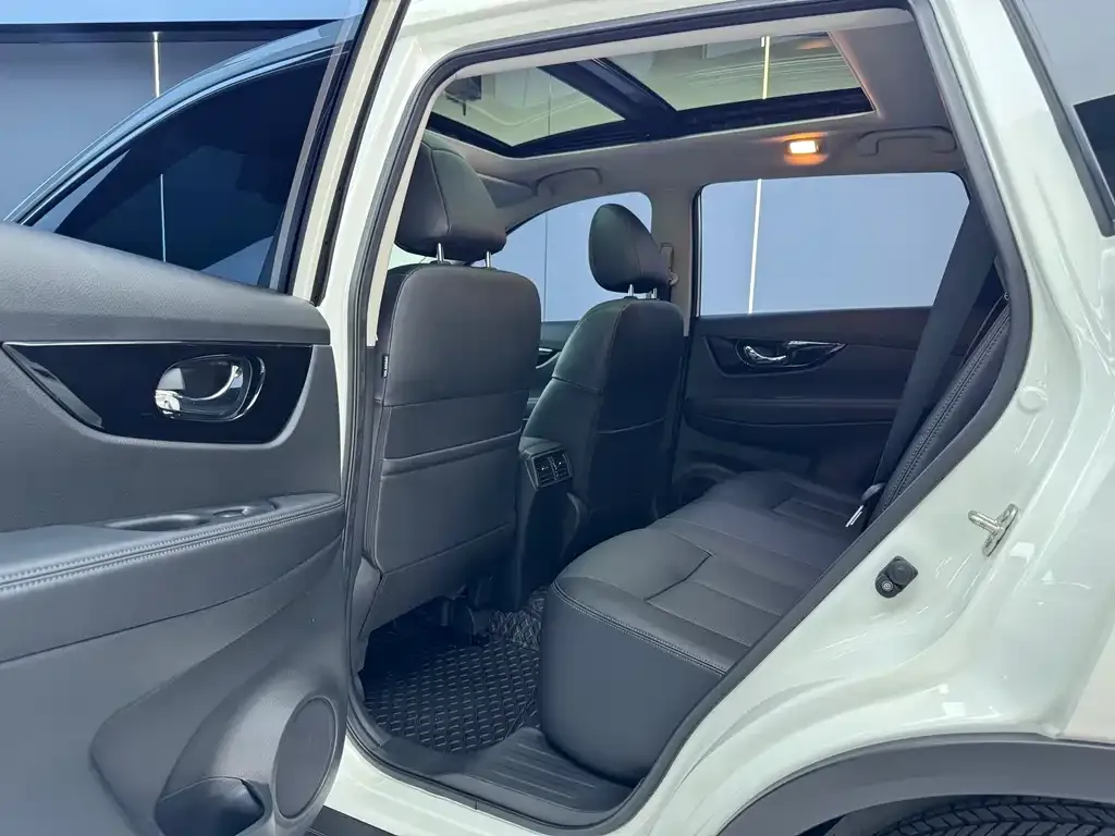 Nissan X-Trail — фото 4