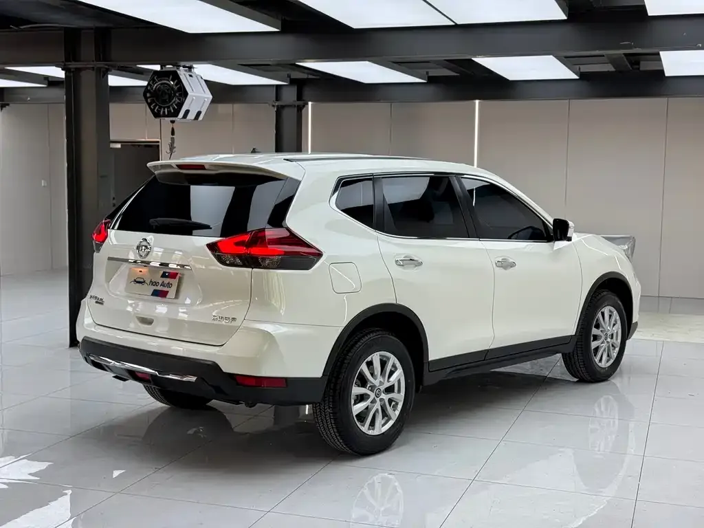 Nissan X-Trail — фото 9