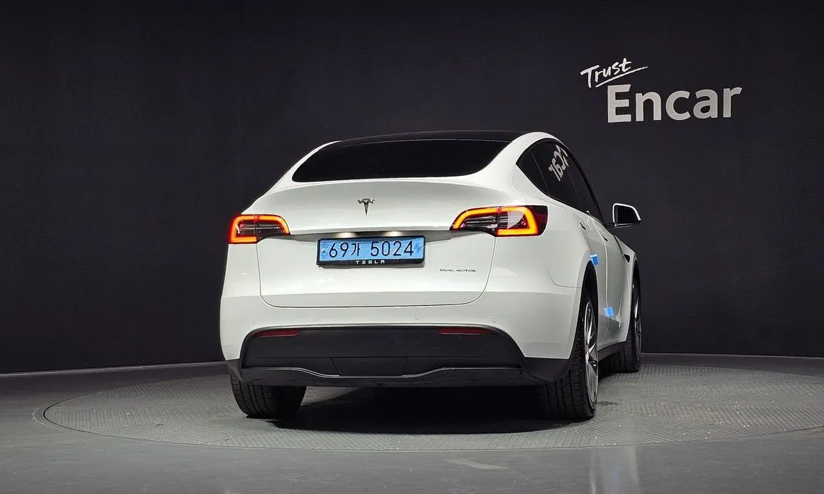 Tesla Model Y — фото 5