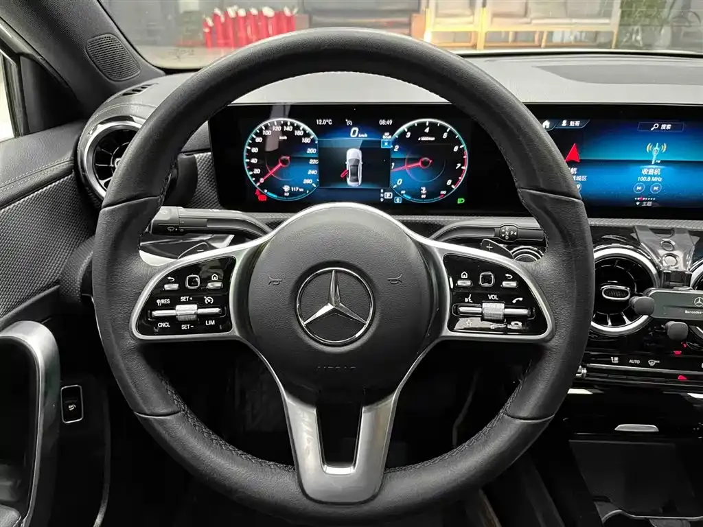 Mercedes-Benz A-Class — фото 10
