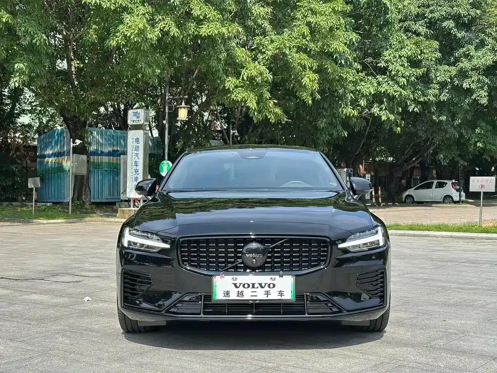 Volvo S60 PHEV 2023 из CN, фото 9
