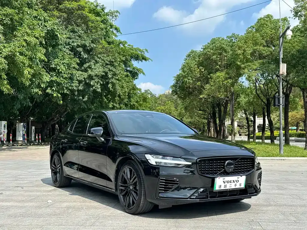 Volvo S60 PHEV 2023 из CN, фото 4