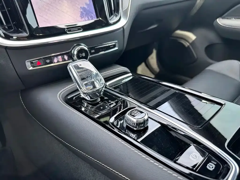Volvo S60 PHEV 2023 из CN, фото 5