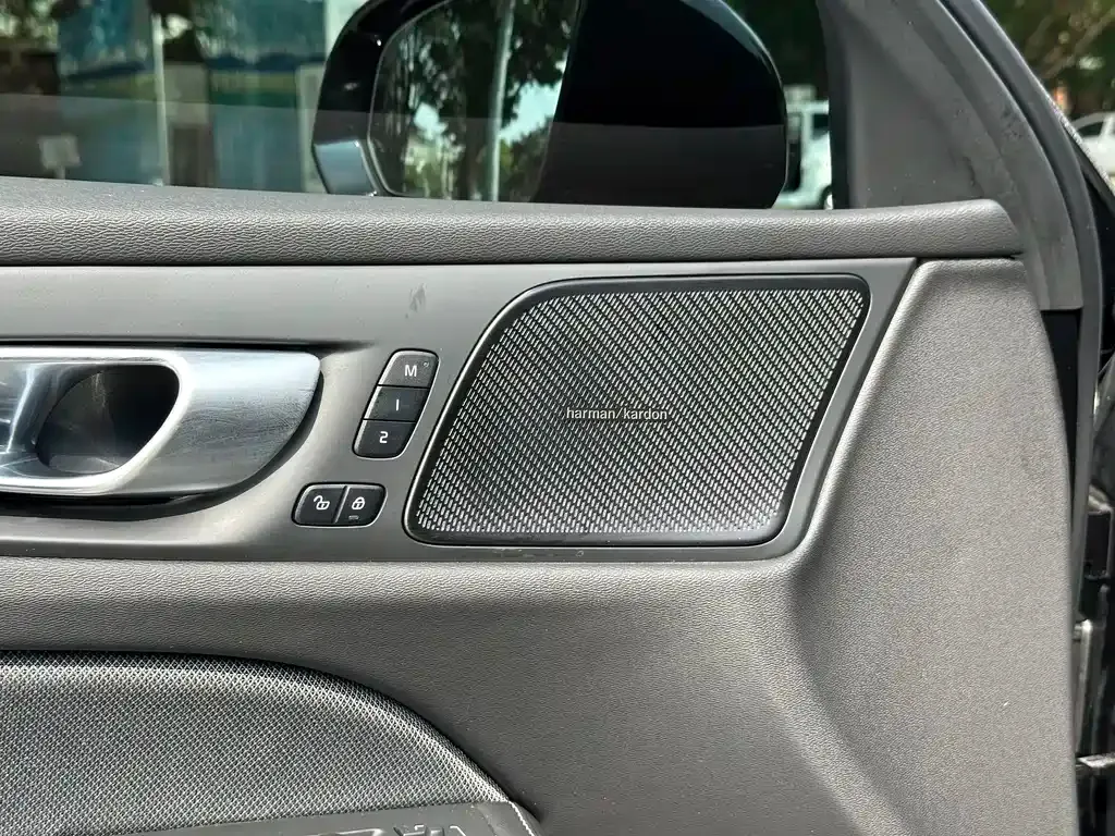 Volvo S60 PHEV 2023 из CN, фото 10