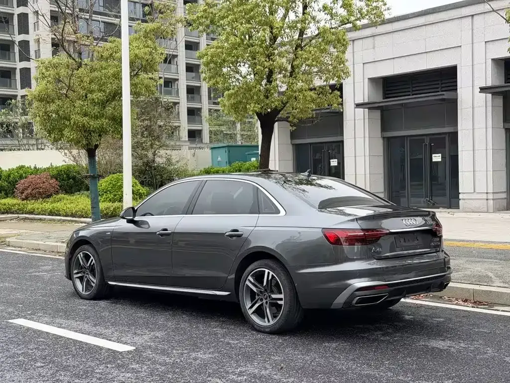 Audi A4L — фото 8