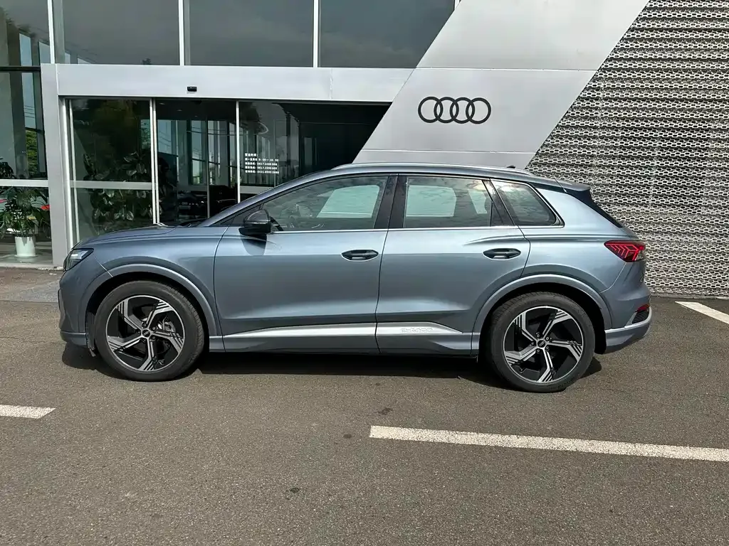 Audi Q4 e-tron — фото 5