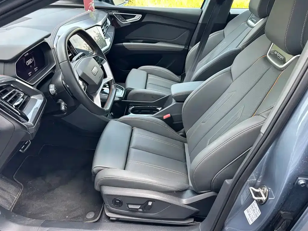 Audi Q4 e-tron — фото 10