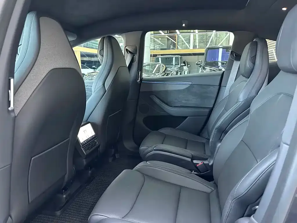 Tesla Model Y L 2025 из CN, фото 3