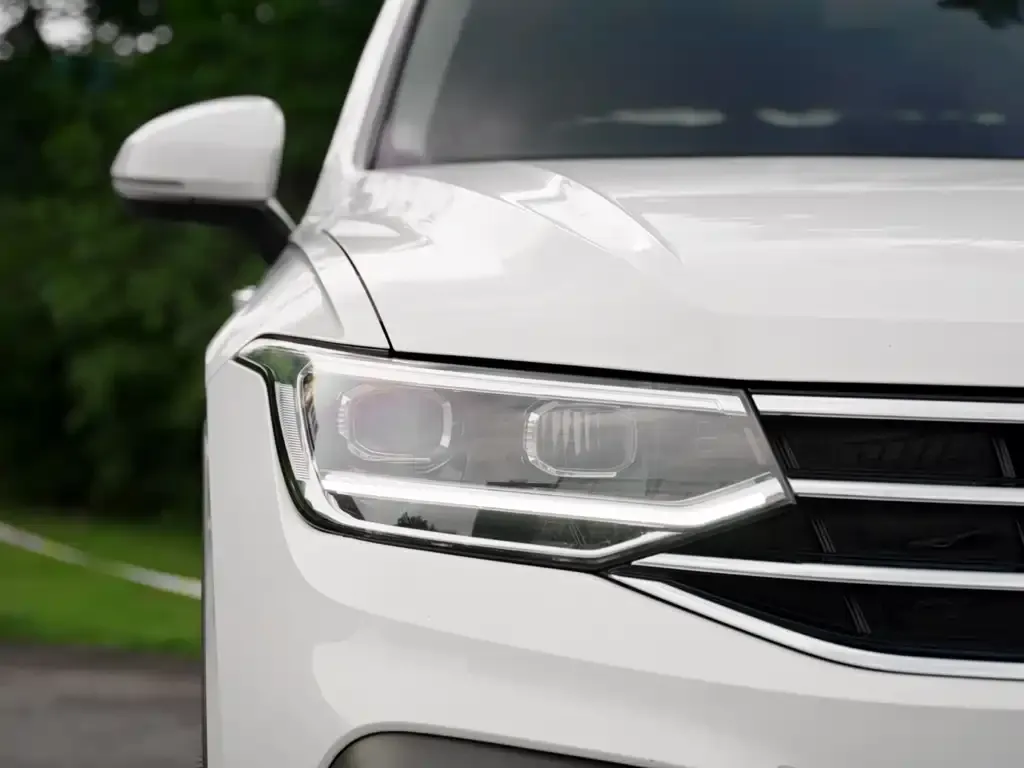 Volkswagen Tiguan L — фото 3