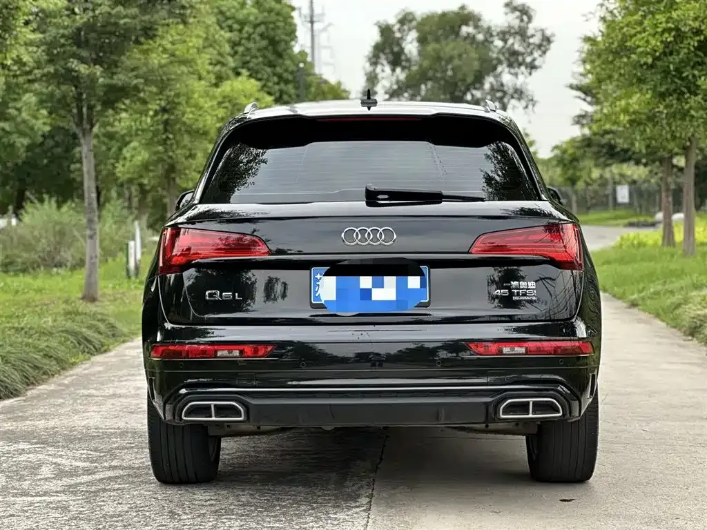 Audi Q5L — фото 5