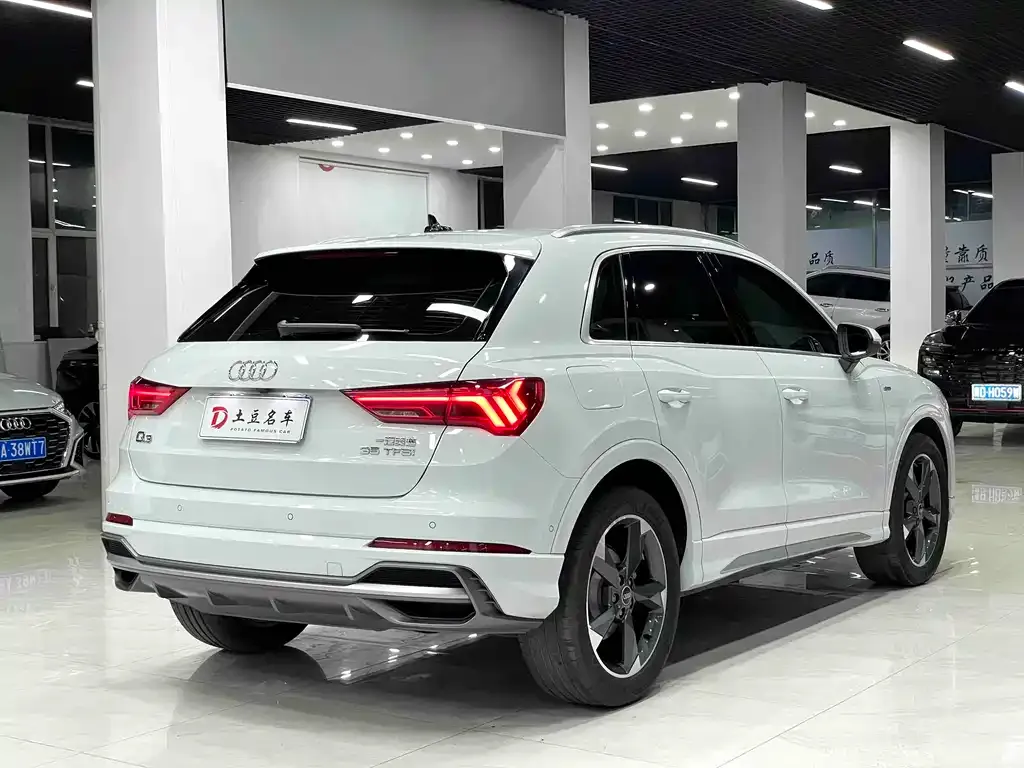 Audi Q3 — фото 9