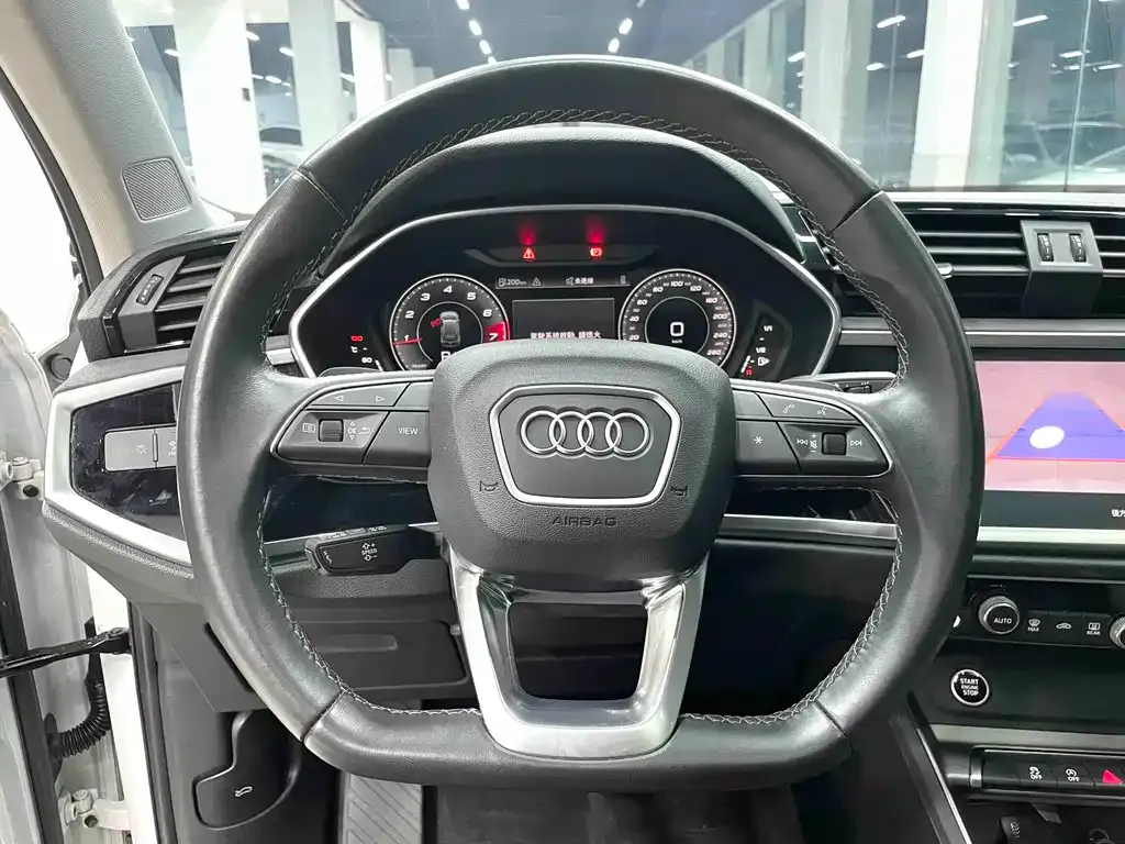 Audi Q3 — фото 7