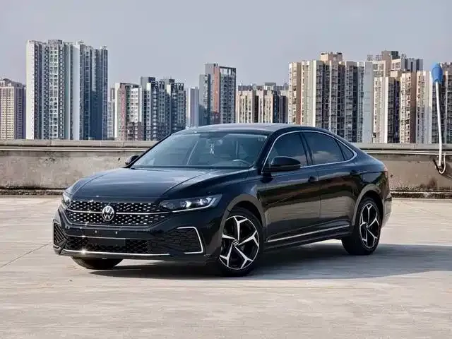 Volkswagen Passat — фото 1
