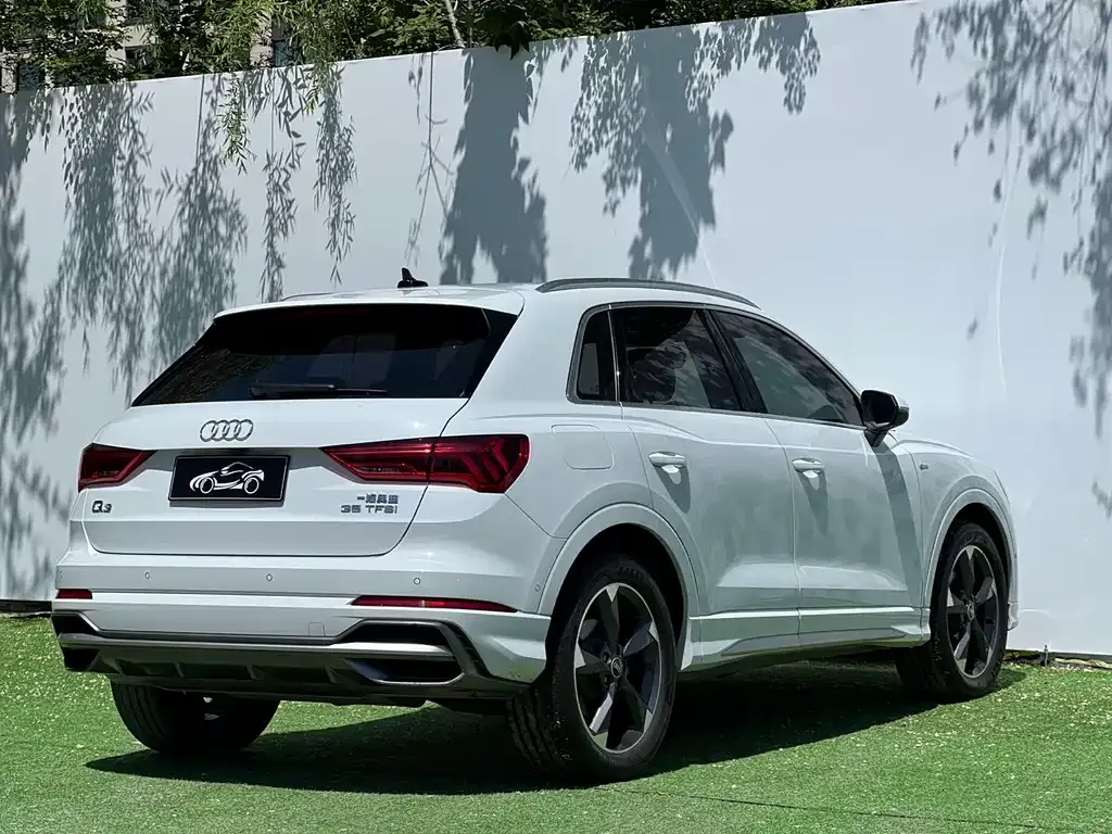 Audi Q3 — фото 9