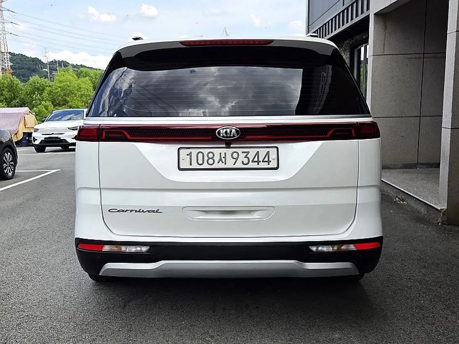 Kia Carnival — фото 3