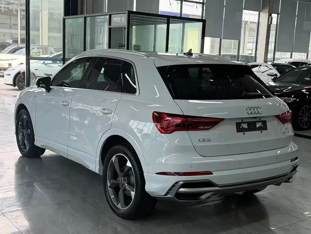 Audi Q3 — фото 7