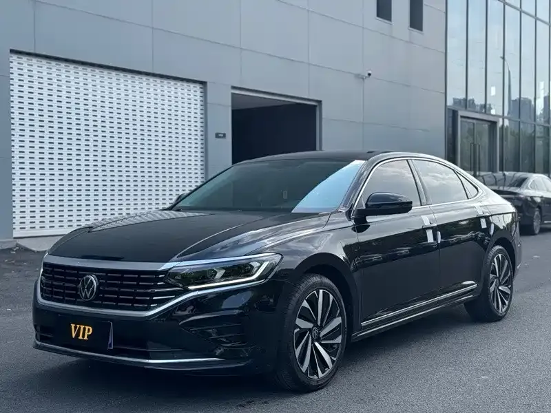 Volkswagen Passat — фото 1