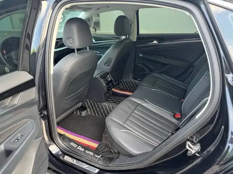 Volkswagen Passat — фото 8