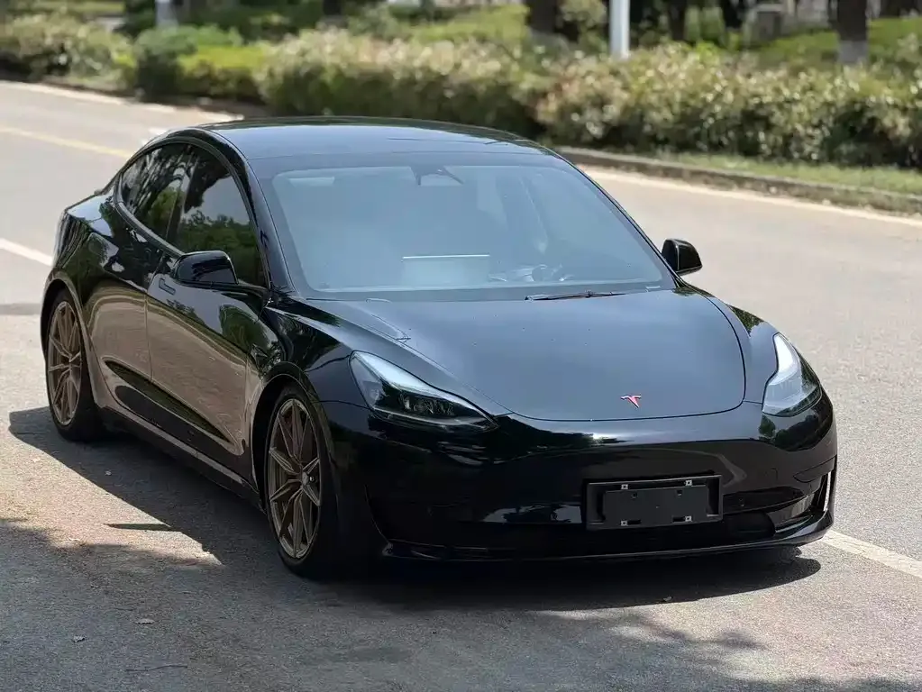 Tesla Model 3 — фото 5