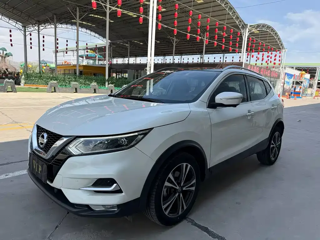 Nissan Qashqai — фото 1