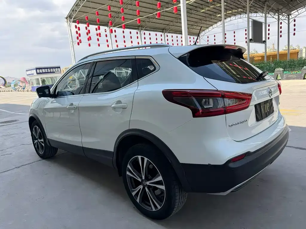 Nissan Qashqai — фото 9