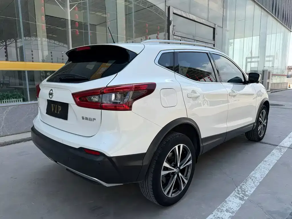 Nissan Qashqai — фото 2