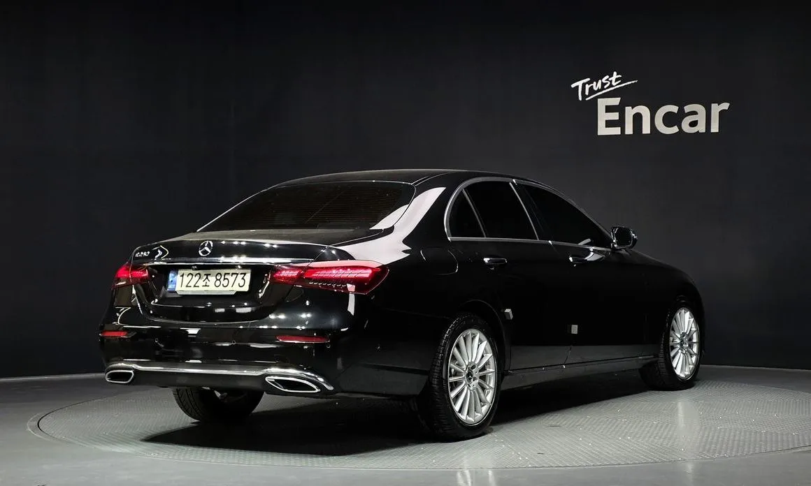 Mercedes-Benz E-Class 2022 из KR, фото 2