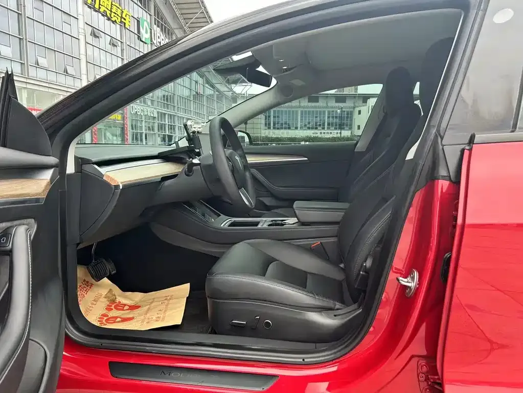 Tesla Model 3 — фото 2