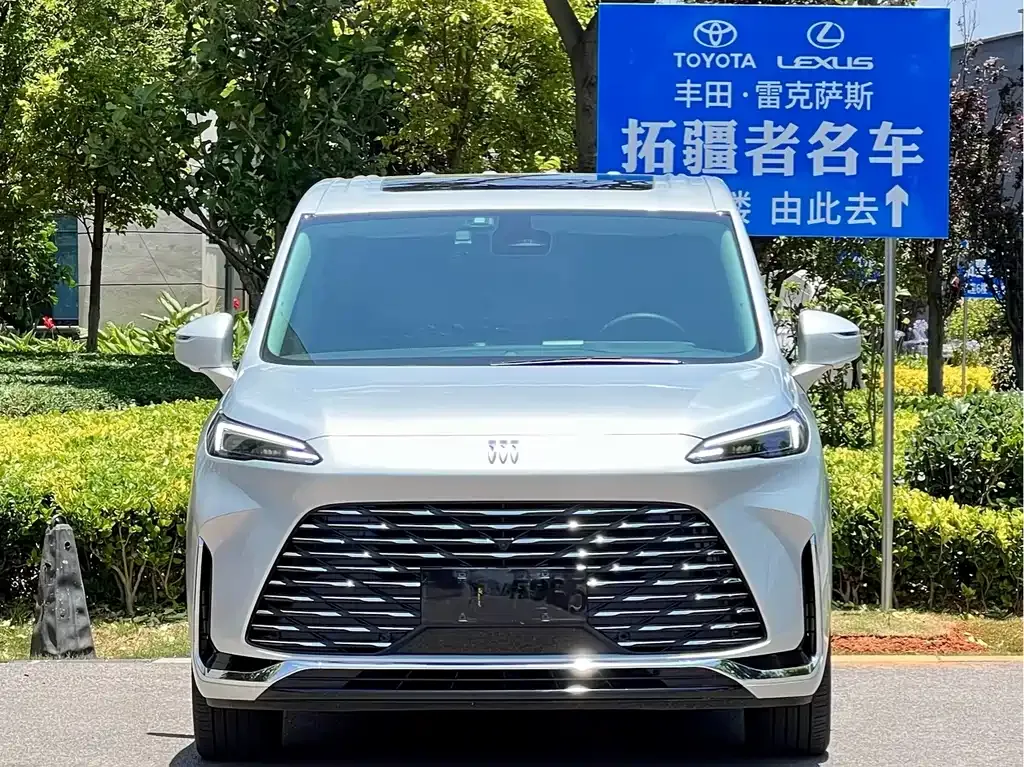 Buick GL8 Hybrid 2025 из CN, фото 3
