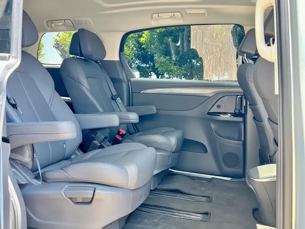 Buick GL8 Hybrid 2025 из CN, фото 9