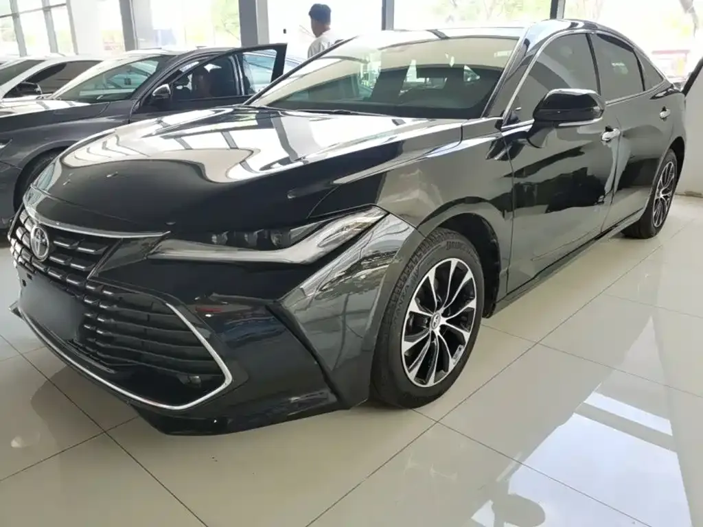 Toyota Avalon — фото 1