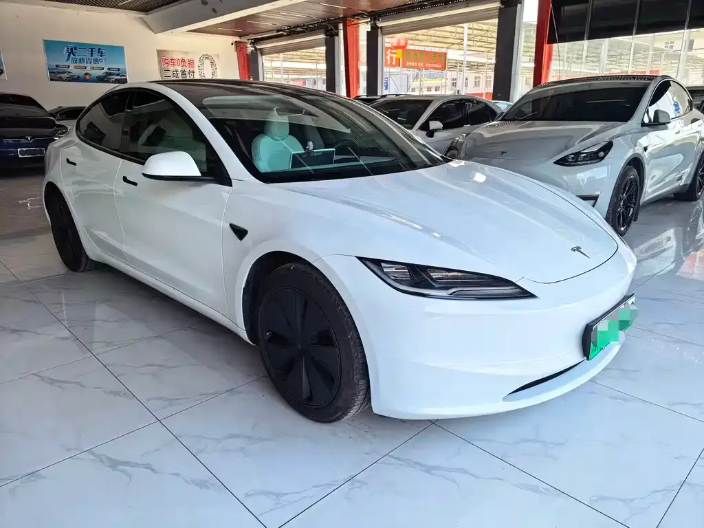 Tesla Model 3 — фото 3