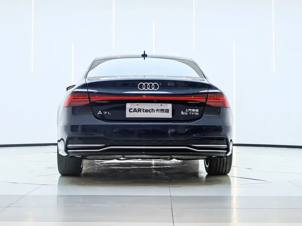 Audi A7L — фото 7